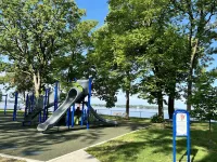 Beautifully Styled, Mid Century Modern, Family Friendly Lake Mills House! Các khách sạn ở Jefferson County