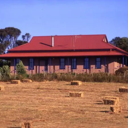 Tower Hill House Near Port Fairy, Beautiful Ocean Views, Nature Reserve, Pets OK