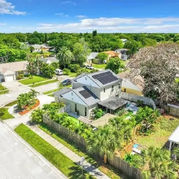 Seabreeze garden oasis, jacuzzi, golf, mins ->beaches