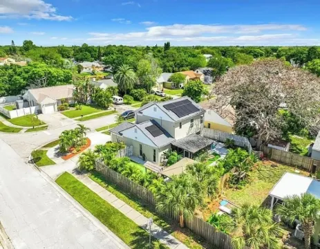 Seabreeze garden oasis, jacuzzi, golf, mins ->beaches