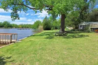 Kansas Lake House With Boat Dock - 4 estrellas