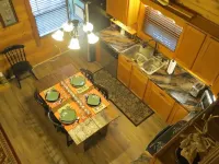 Rustic Cedar Cabin Hotels in Piper Gap