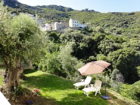 House beautiful nature sea and mountain views, garden, air conditioning Отели рядом с достопримечательностью «Масинажжио»