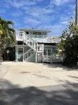 GREAT LOCATION! Peaceful & Tropical Condo Steps to Beautiful Holmes Beach, AMI! Hotel a Holmes Beach