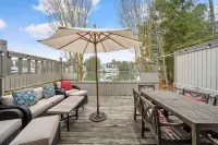 End-unit Lakefront 2BR, 2BA renovated