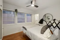 BALBOA ISLAND Retreat 3Bed 2Bath [Downstairs] Các khách sạn gần Sherman Library & Gardens