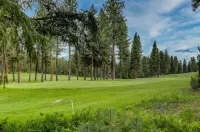 Cozy cabin in the heartland of outdoor recreation for every age and ability.