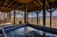 3 Dogs! Fenced Yard-Hot Tub-Mountain View-Hikes Out the Door-Game Room-King Beds