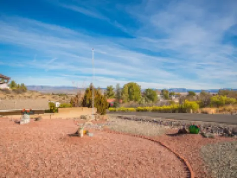 Mingus Mountain Vista: Views, Shopping, Relaxation. 20 Minutes to Sedona Hotels in Cottonwood-Verde Village
