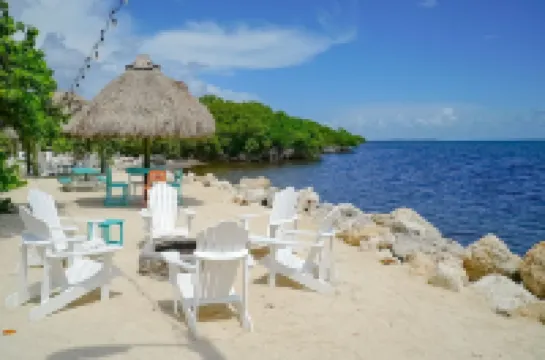 Overlooking the Lagoon and Pool Includes Use of Golf Cart & 2 Kayaks