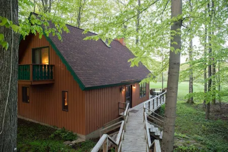 Peace And Tranquility Setting In The Woods! Отели в г. Гибралтар