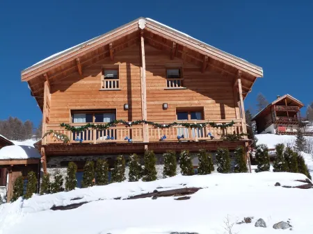 LARGE INDIVIDUAL CHALET CLASS 4 STARS, SUNNY, QUIET;