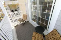 UNIQUE 4 bed/4.5 bath condo, free off-street parking, only 1.5 blocks to beach!