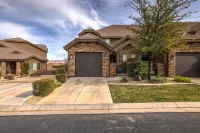 Spacious Townhome w/ Pool | Sleeps 12