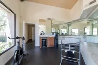 Gorgeous Foothills Condo