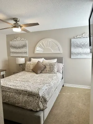 Beautiful 2-bdrm/2-bath Condo on the golf course in the Heart of Palm Desert