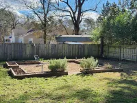 5 minutes to Main Gate Lejeune AND 8 minutes to New River Gate Hotels near Sturgeon City Park