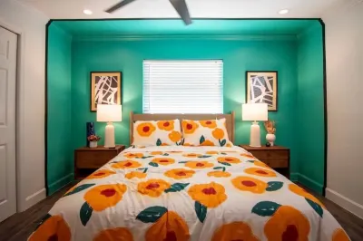 The Oasis; Heated Pool, Close to the Beach & Mercado Hotels near Sun-N-Fun Lagoon