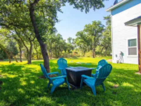 Lake Ridge Oasis Hotels in Belton