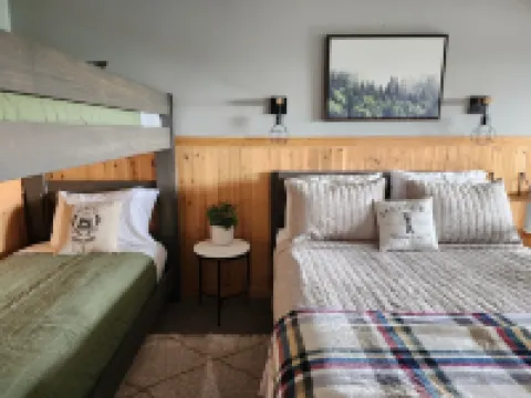 Lutsen Getaway - Pool, Hot Tub, Hiking Trails, Gondola, Alpine Slides, & More Hotels in Lutsen