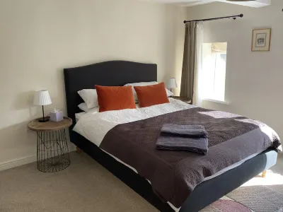 Stylish Apartment with Roof Terrace 호워스 팜 주변 호텔