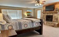 Secluded Cabin Overlooking Fontana Lake & Smoky Mtns NP