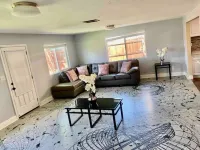 Airport 15min, Downtown 5min, Beautiful Cozy Home<br>