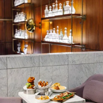 Sheraton Grand Los Angeles Отели рядом с достопримечательностью «Исторический район»