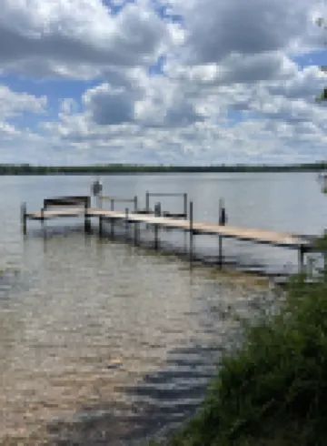 Lakefront Hemlock house on 3 acres, 5-Bdrm retreat on private lake, near casino