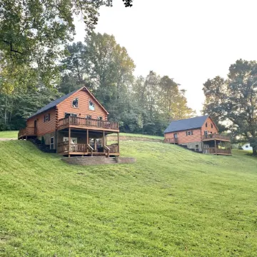 Smoky Hideaway • 2Bed 2Bath Cabin • Near Bike Trail