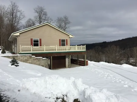 Beautiful Getaway amazing views! Sleeps 6