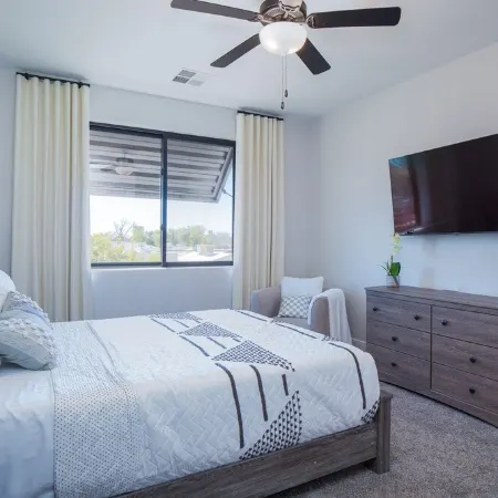 Knockout home in downtown Gilbert, with Jacuzzi