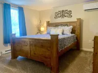 Hot Tub less than 2 miles from Smoke Hole  Pet Friendly