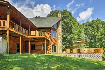 NEW! FOLEY'S LOG CABIN with Hot Tub