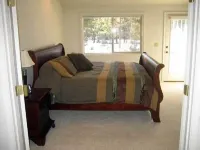 Single Level Comfy Sunriver Home With Open Floor Plan & Close To Ft Rock Park