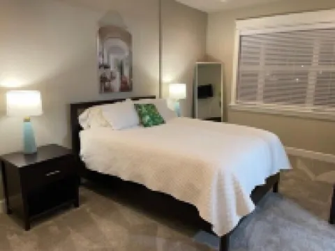 Simply Chic Townhome 15 Mins to Pdx Airport. Hotels in Sunnyside