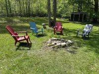 Cozy cottage with firepit, in walking distance to beach and the town!