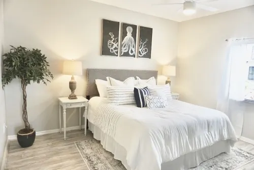 • The Coastal Haven • Walk To Beach! • REMODELED •