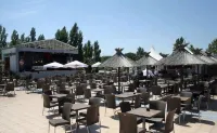 Mobil-home DE LA Mediteranee Coco Rose 주변 호텔
