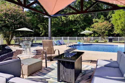 The Greenhouse: A peaceful retreat minutes from all Williamsburg has to offer - 4-Star