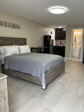 Powhatan suite 3 just 5 mins away from Raymond James Stadium