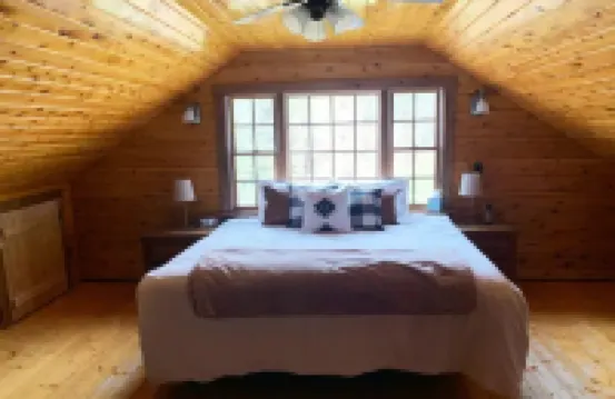 Dog Friendly Log Cabin + Wood Stove + Sauna + High Speed WiFi! 25 Min to Stowe!