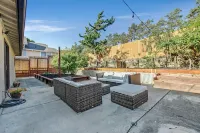 Modern 4 Bedroom Vacation home @ Castro Valley, King or Queen for all