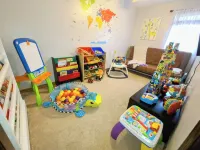 Spacious Family Retreat on 7.5 Private Acres Sleeps 14+ Pool/Hot Tub/Sauna/GR