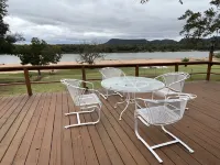 Great Lake House with Best Private Beach. Kayaks and Games! Kids Friendly! - 4성급