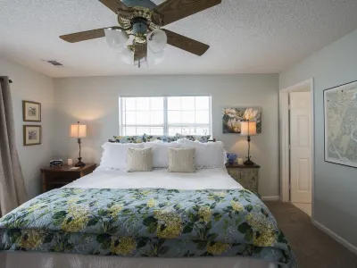 Ocean view 4 Bedroom/3 Bath, Large balcony patio