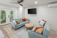 The Biker Bunker- Hot Tub - Next to MTB & Close to Downtown Bentonville - Apartments