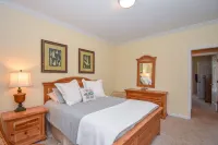 Spacious Cabin on Lake Martin!