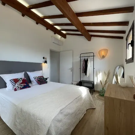 NEW: Villa Amandier, ideal location. heated swimming pool