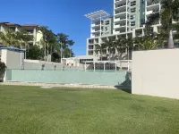 1 bedroom Resort Apartment 5 minutes from Golden Beach